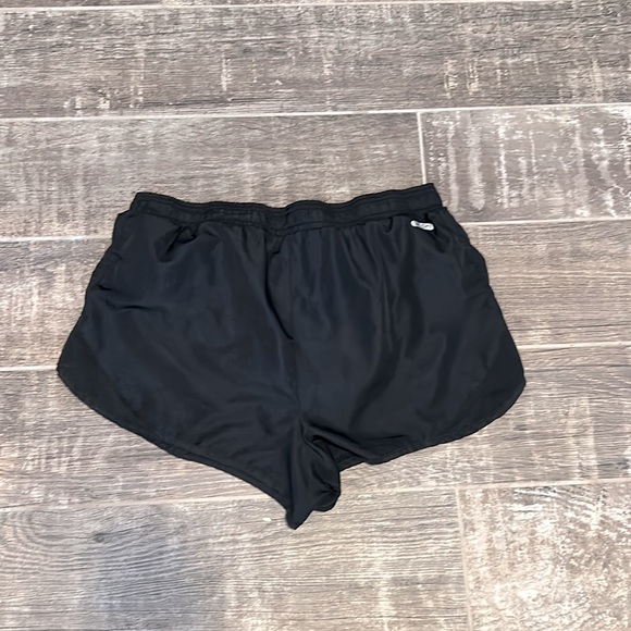 Reebok women’s shorts - M - Picture 4 of 4